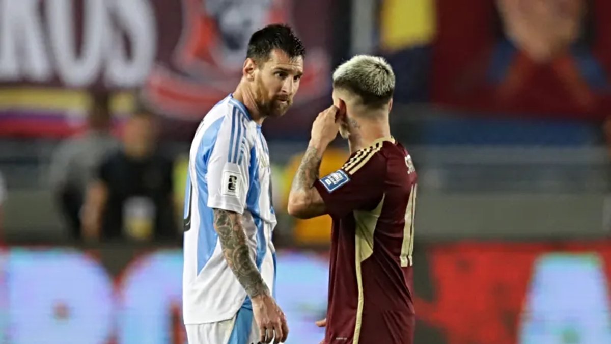 Lio Messi en una de sus últimas participaciones con la selección de Argentina.