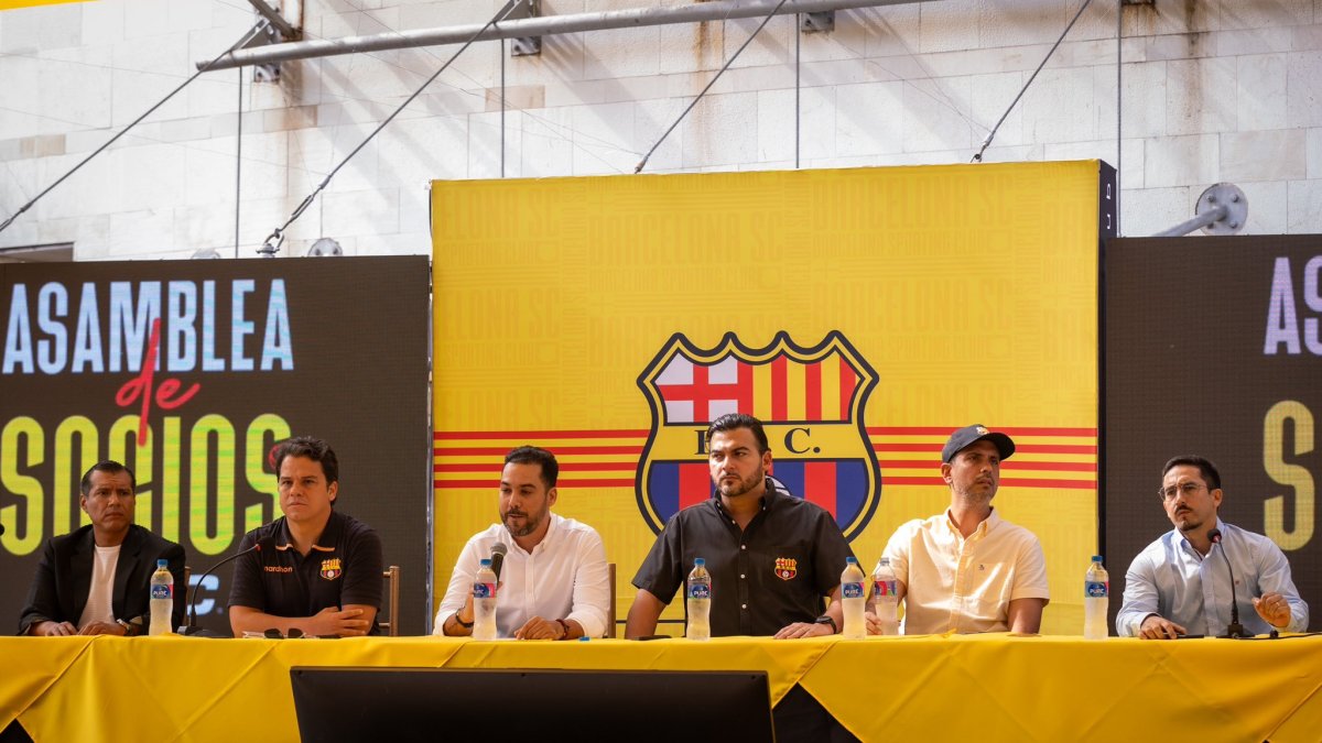 Antonio Álvarez´ (cd) junto al Interventor (ci) Raúl Muñoz en e proceso donde intervino el Ministerio del Deporte. Luego hubo elecciones 