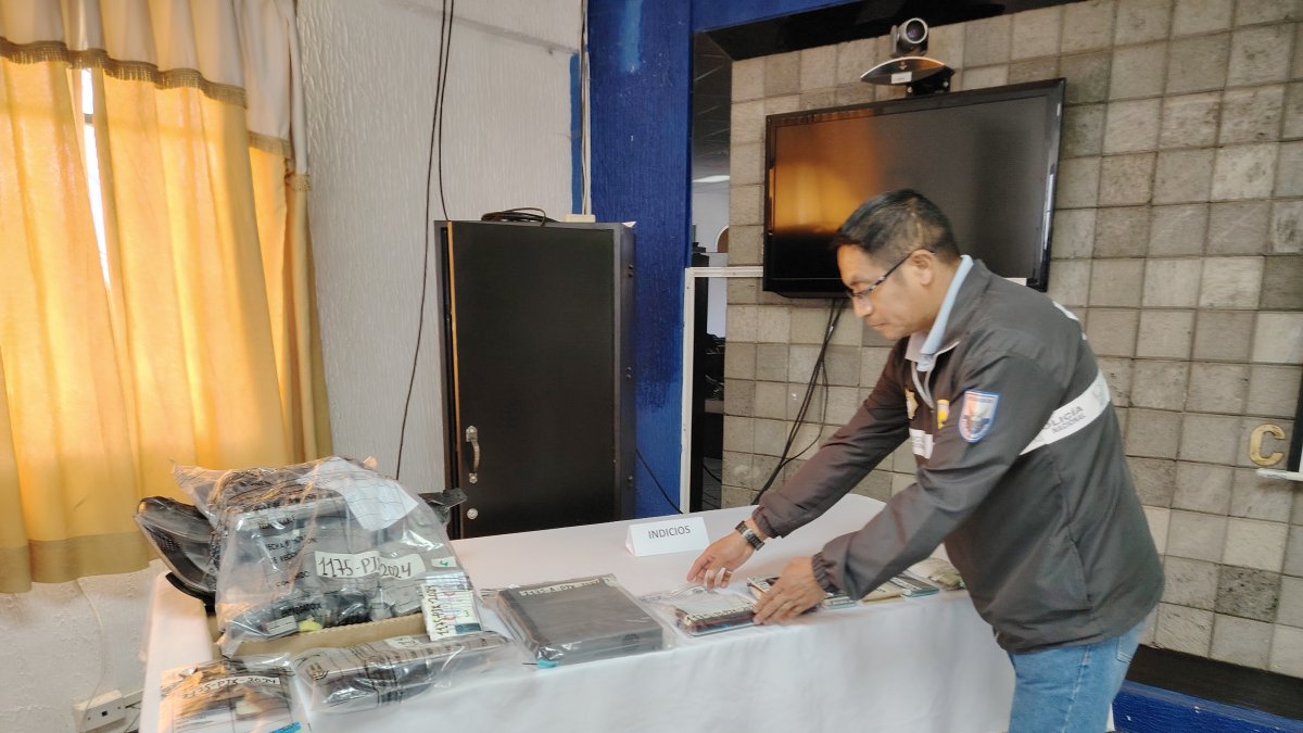 Parte de las evidencias incautadas por la Policía Nacional en los allanamientos realizados.