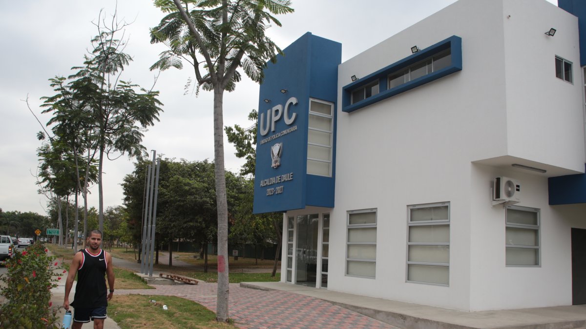 El UPC recientemente inaugurado se encuentra sin uniformados