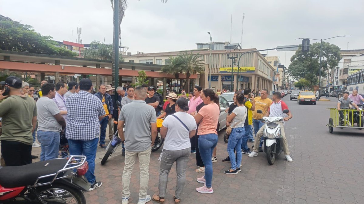Diferentes dueños de locales y trabajadores participaron en la manifestación.