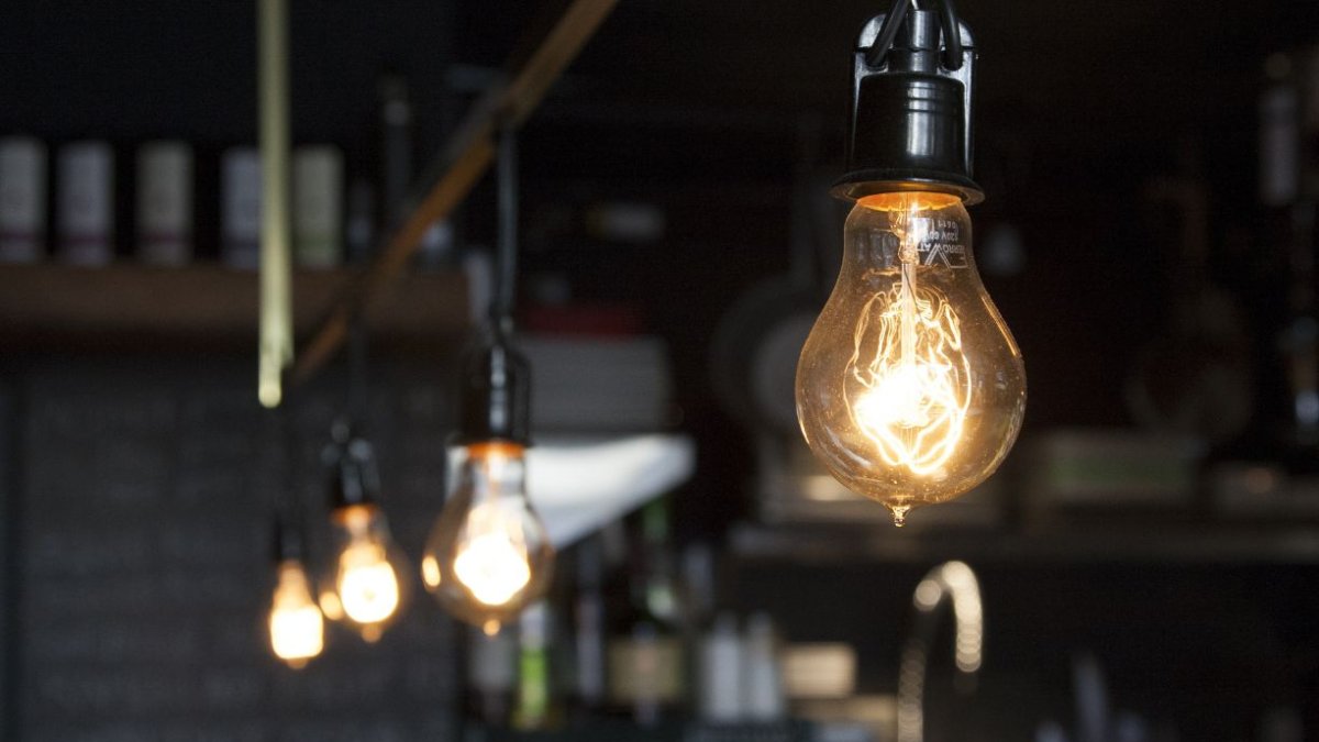 Noboa explicó que los cortes de luz comenzarán a disminuir progresivamente en las próximas semanas.