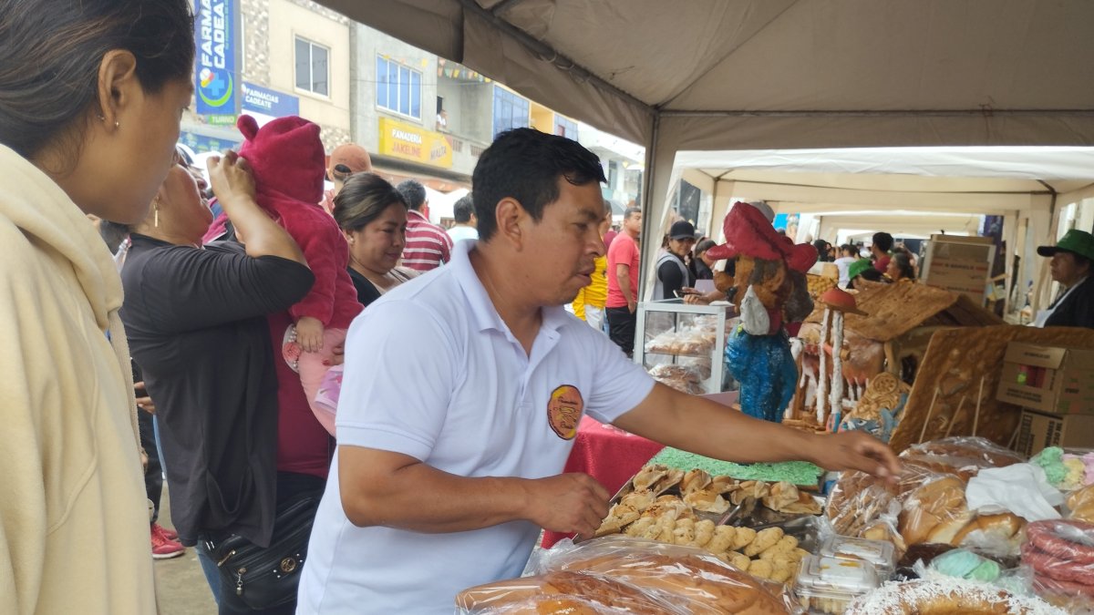 Los panificadores de Cadeate cada año muestran su creatividad en el denominado Festival del pan que realiza la comuna.