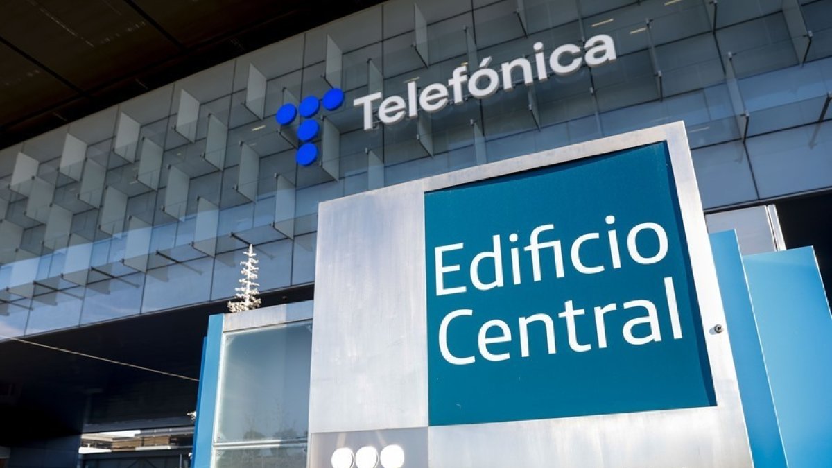 Empresa. Una de las centrales de Telefónica.