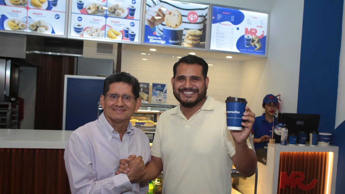 Emprendimiento. Luis Calderón y su hijo Andrés dan vida al negocio que hoy cuenta con 12 locales.