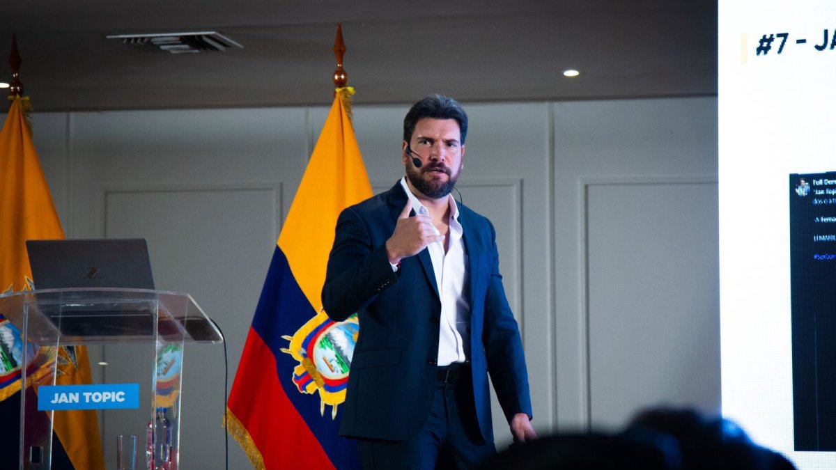 El candidato presidencial del partido SUMA, Jan Topic.