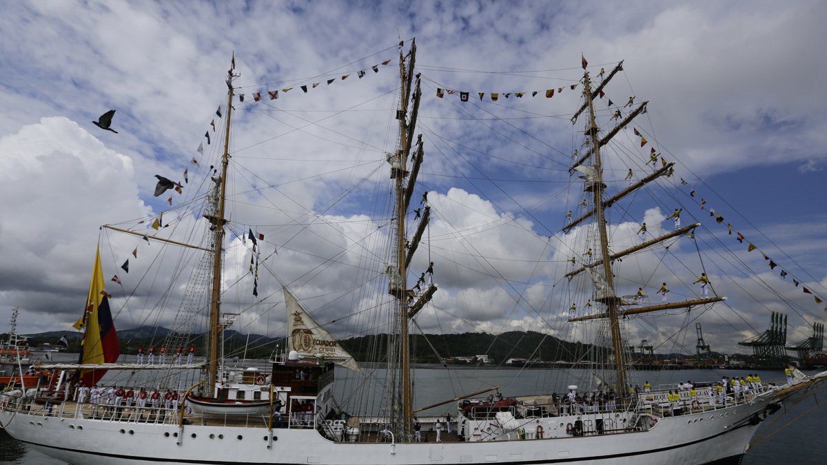El buque Escuela Guayas, velero de entrenamiento de la Armada del Ecuador, llegó al puerto de Balboa este viernes 18 de octubre de 2024, en Ciudad de Panamá.
