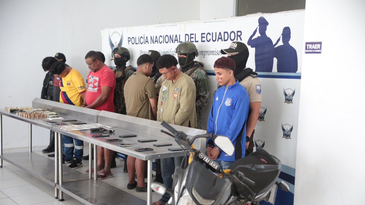 Detienen a cinco personas sospechosas de la masacre en Durán.