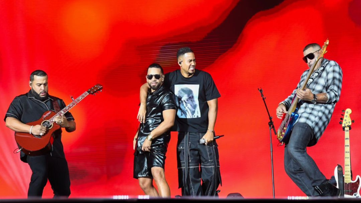 Aventura durante uno de sus conciertos en Madrid.