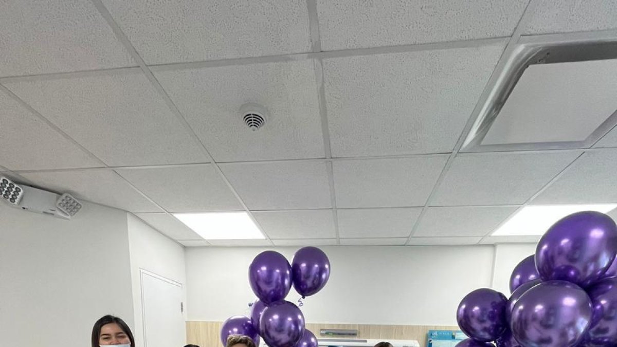 Tito S7 y Valeria Constante trabajan arduamente por ayudar a personas con cáncer, a través del arte.