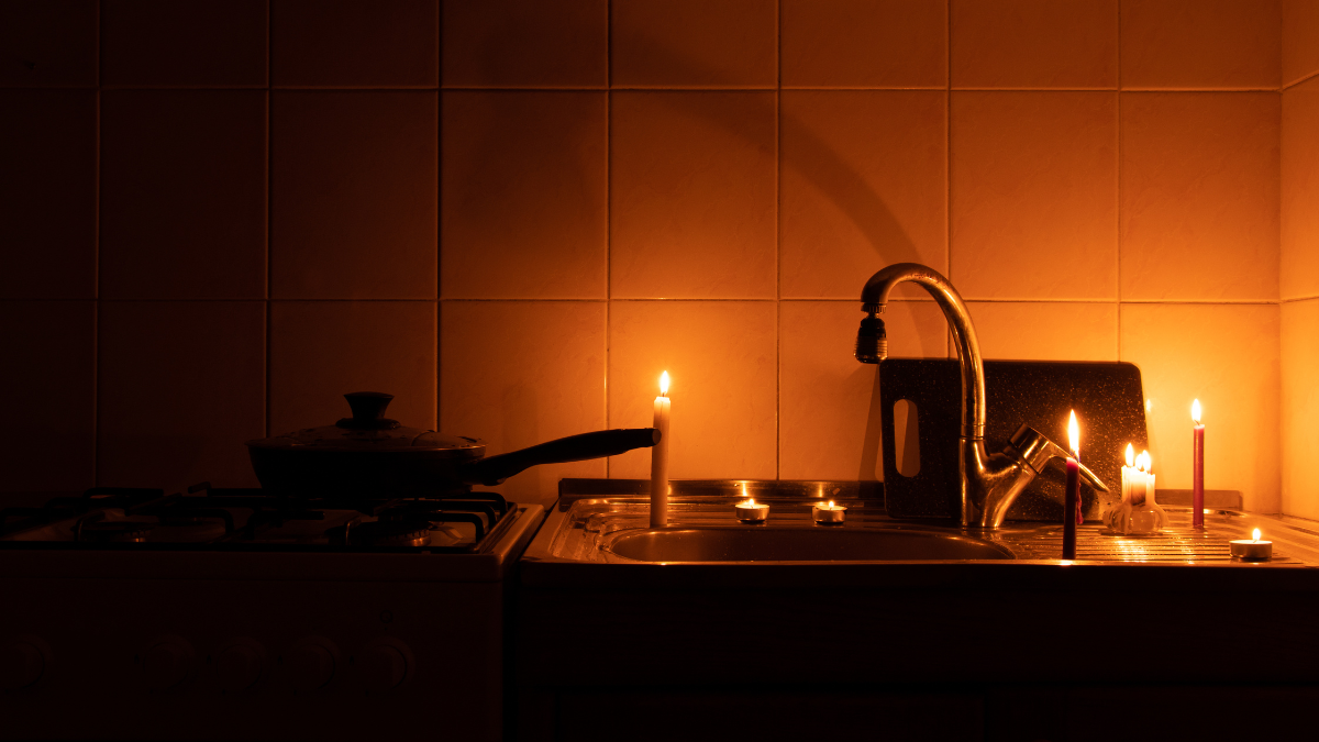 La crisis energética sigue ocasionando que el país esté a oscuras por varias horas al día.