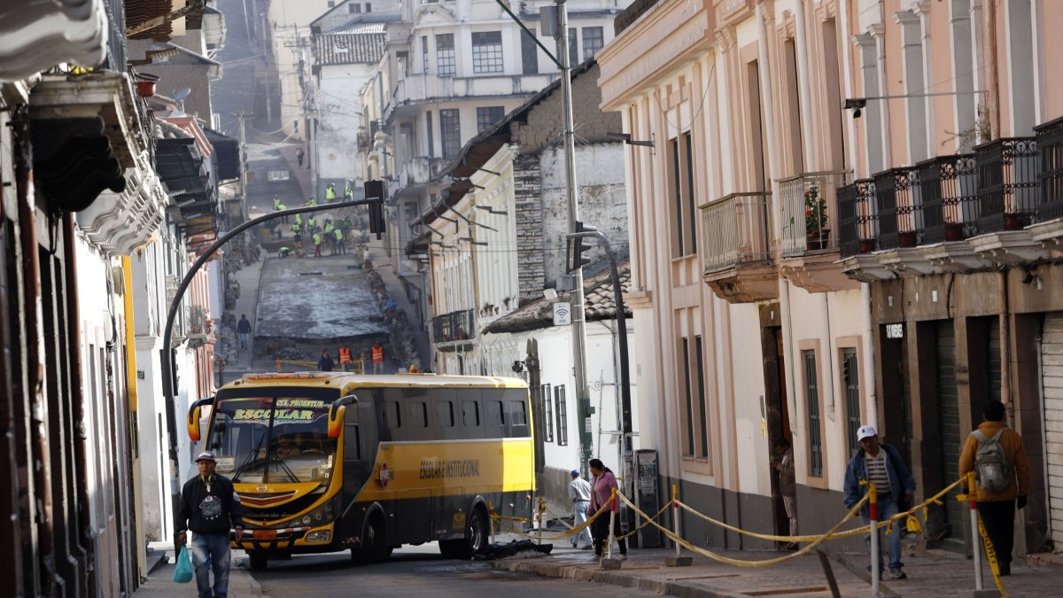El Municipio interviene en 1,2 km de la calle Benalcázar. Expresan que así se reducirá la temperatura en 0,5°C. Ofrecen que estará lista para las fiestas de Quito.