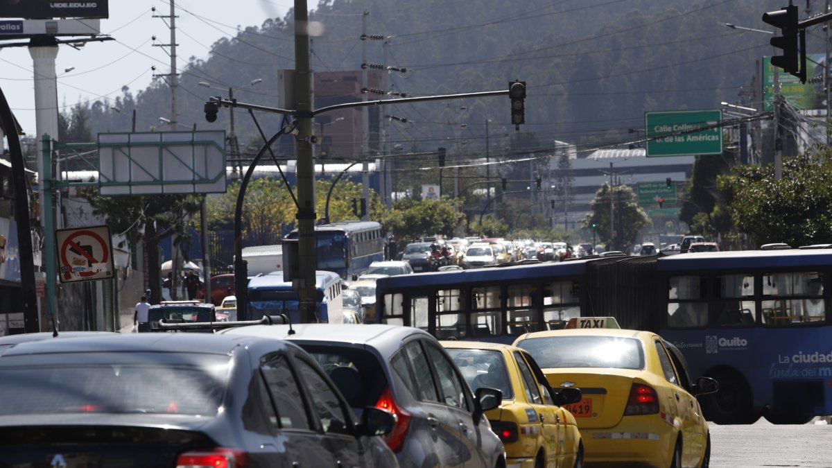 Imagen referencial. El asalto armado ocurri´o mientras el conductor se detuvo por el semáforo.