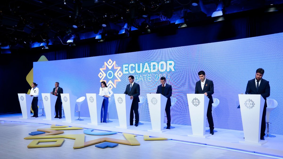 Deliberación. El formato de debate que el Consejo Nacional Electoral ha venido aplicando para que los candidatos a la Presidencia expongan sus ideas debe ser cambiado, proponen expertos.