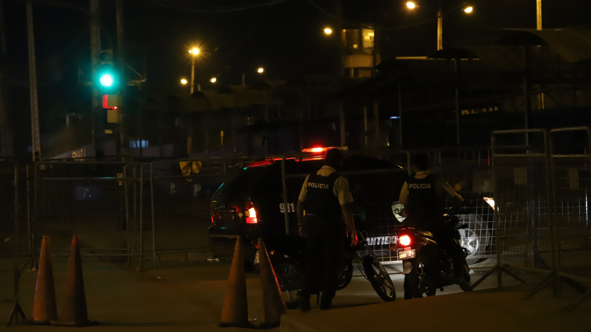 Exteriores de la Penitenciaría del Litoral.