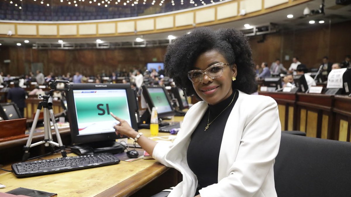 El correísmo y el socialcristiano encabezan la lista de los que dijeron sí a su destitución.