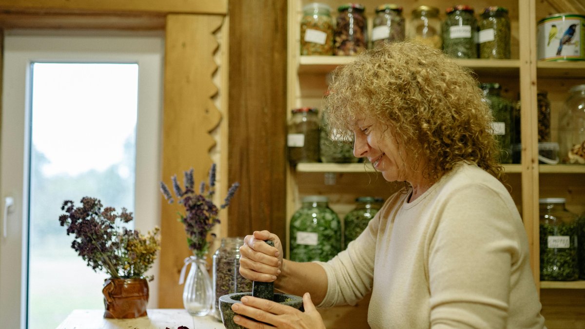 Referencial. Productos elaborados con plantas medicinales.