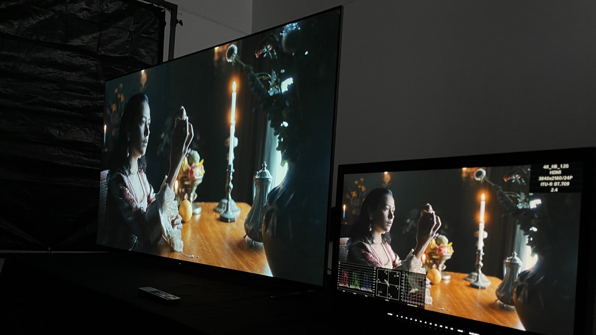 Sony presentó su nuevo televisor, el Bravia 8, comparándolo con un monitor de cine profesional para destacar su calidad cinematográfica.