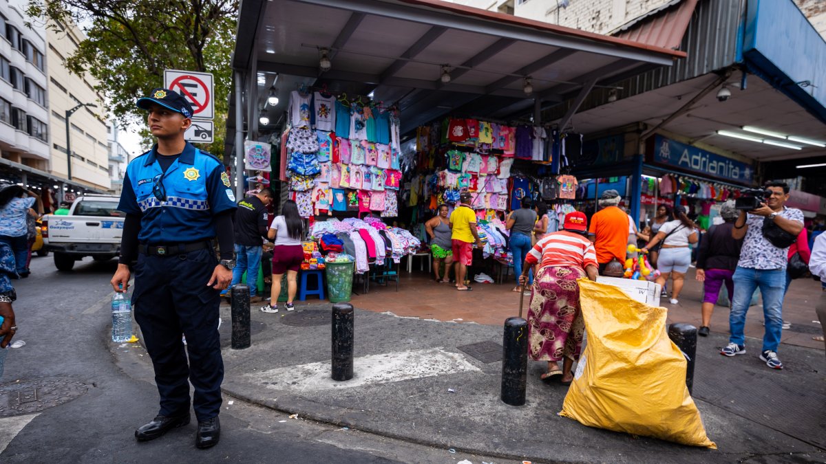 Personal del Municipio ha colaborado con la limpieza de la ciudad