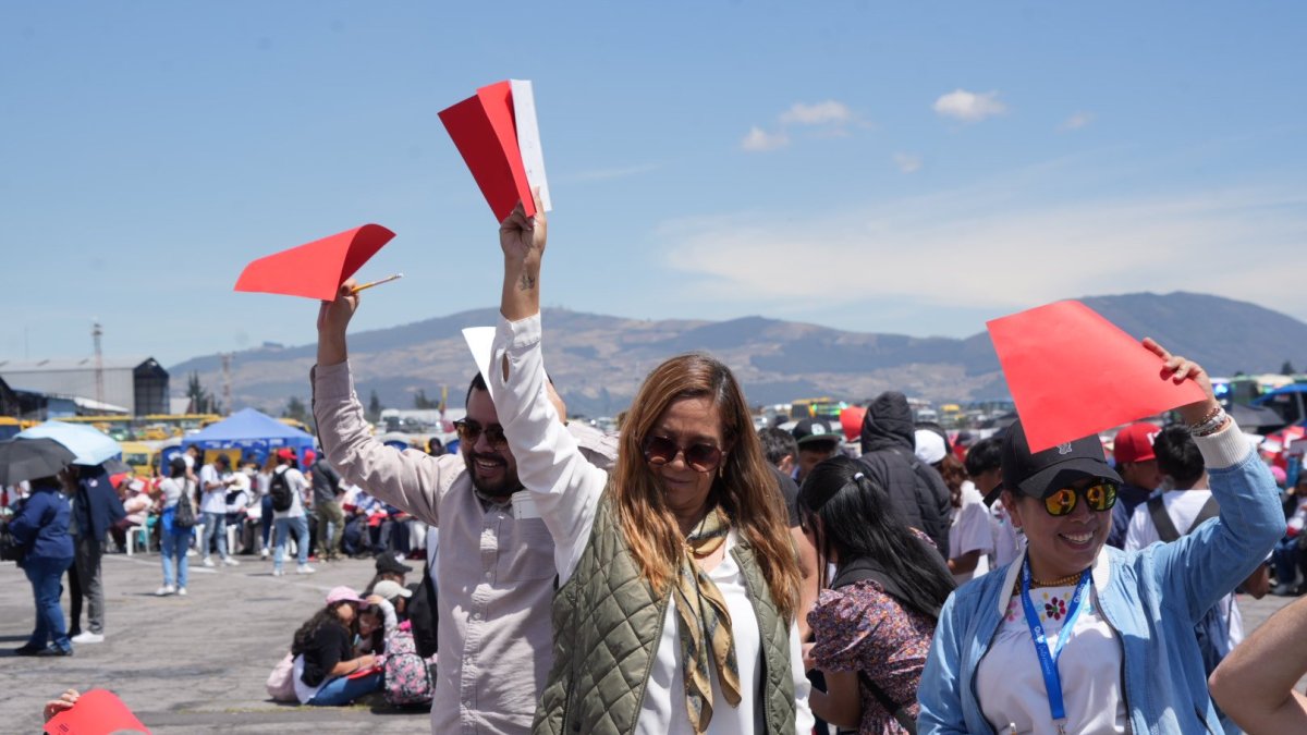 Récord Guinness en Quito. El reto se logró con la participación de 6.775 personas.