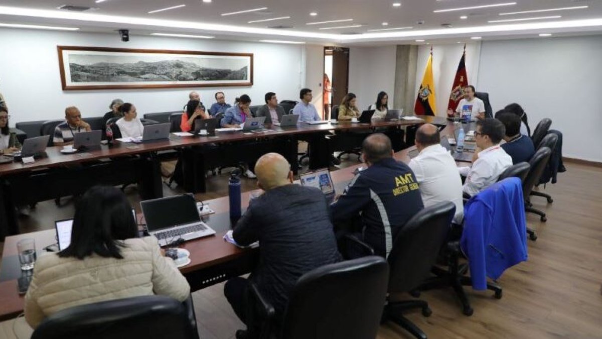 El alcalde Pabel Muñoz anuncia acciones concretas para garantizar servicios municipales en medio de la crisis energética