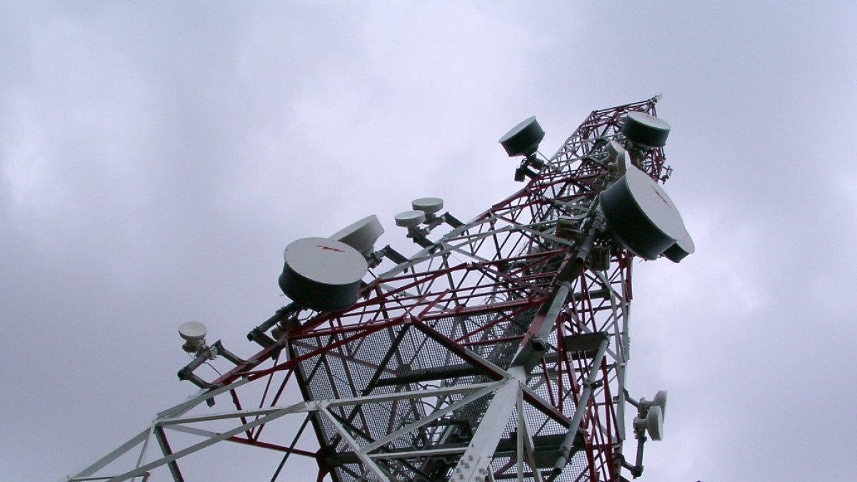 La intermitencia y suspensión del servicio de telefonía será observado por la Asamblea.