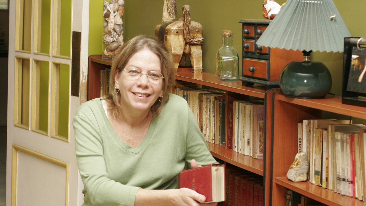 La escritora Gilda Holst se dio a conocer a fines de los años ochenta por sus relatos.