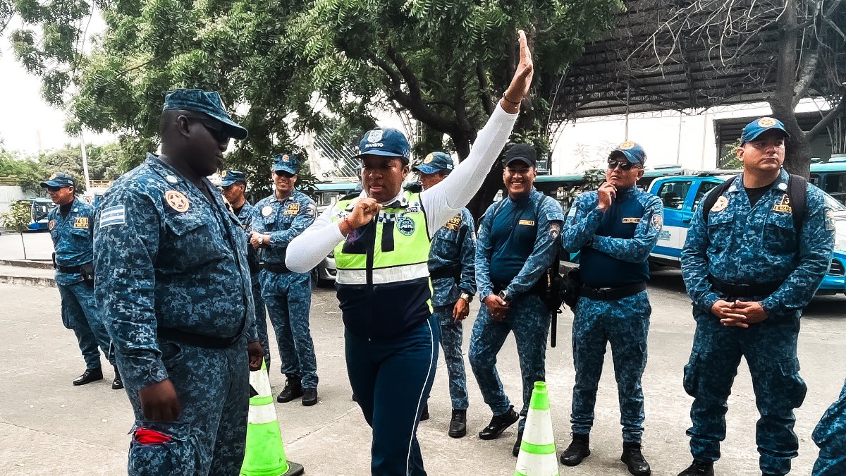 Agentes metropolitanos son capacitados por la ATM.