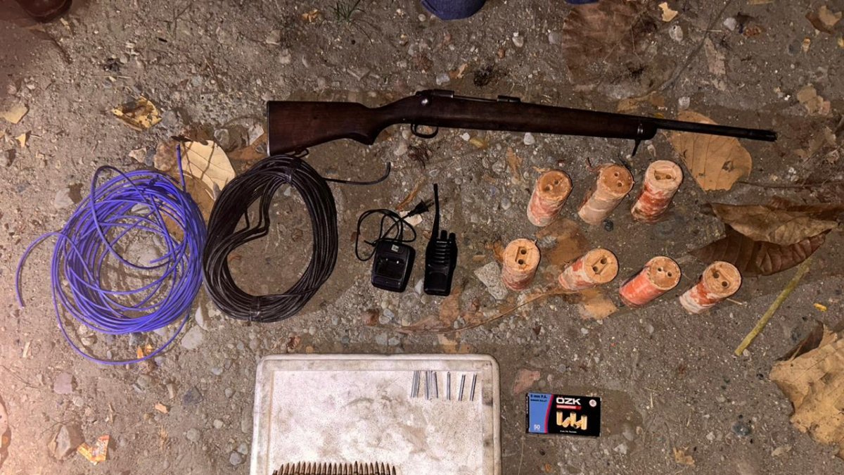 Esta es parte de la evidencia decomisada en la detención del familiar del 'Negro Willy'.