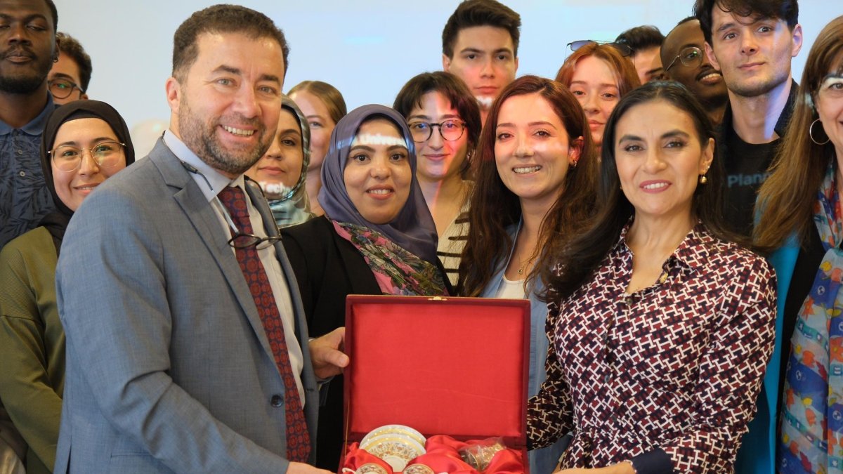 La vicepresidenta y embajadora en Israel, Verónica Abad, ahora trabaja desde Turquía.