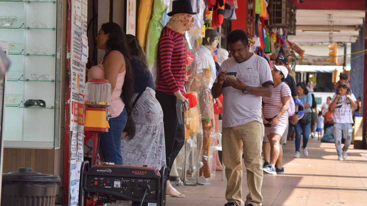 Comercios buscan sortear los apagones con generados de electricidad