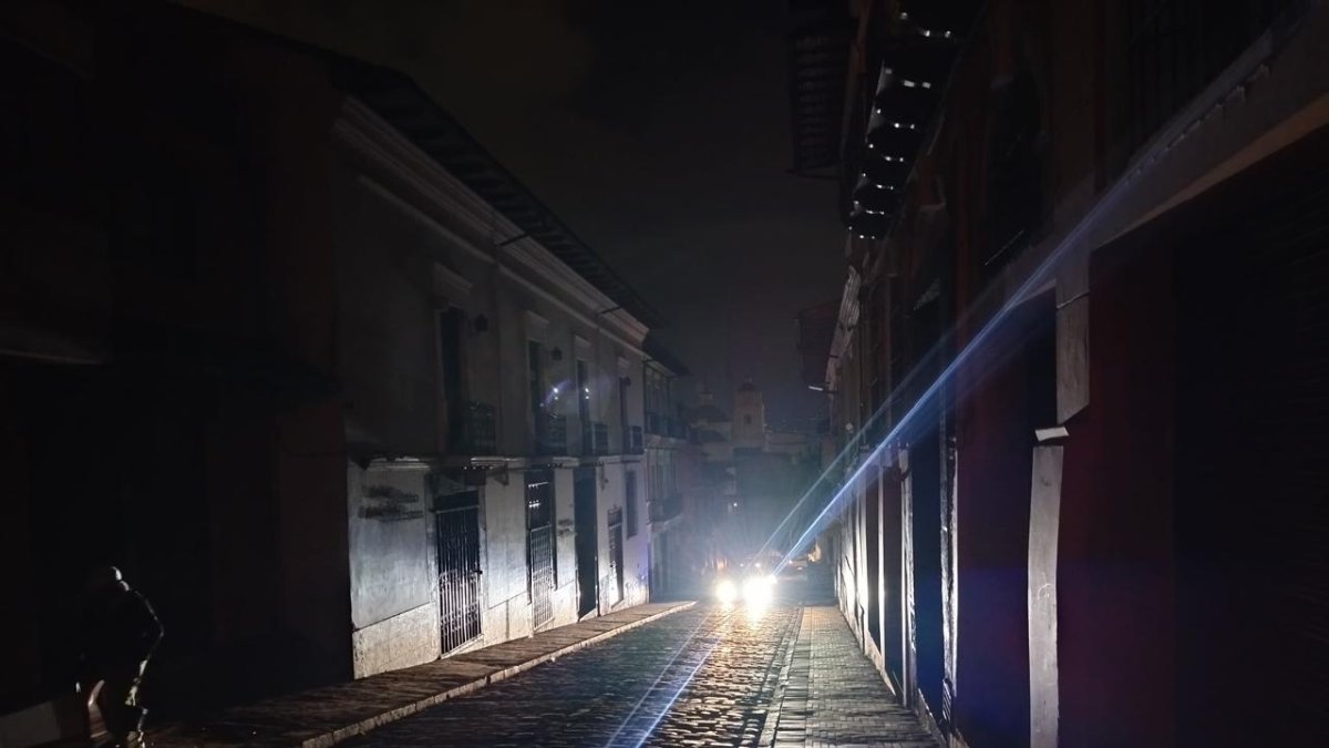 Los cortes de luz en Ecuador siguen afectando el día a día de los ciudadanos.