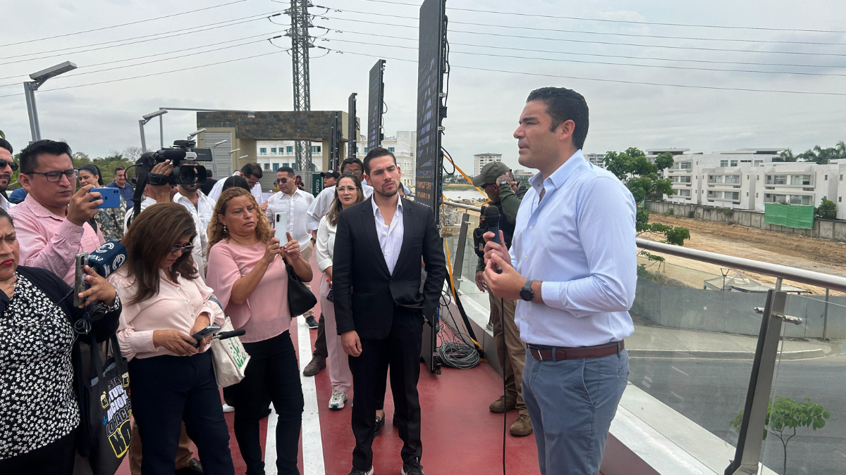 El alcalde de Samborondón, Juan José Yúnez, realizó una rueda de prensa.