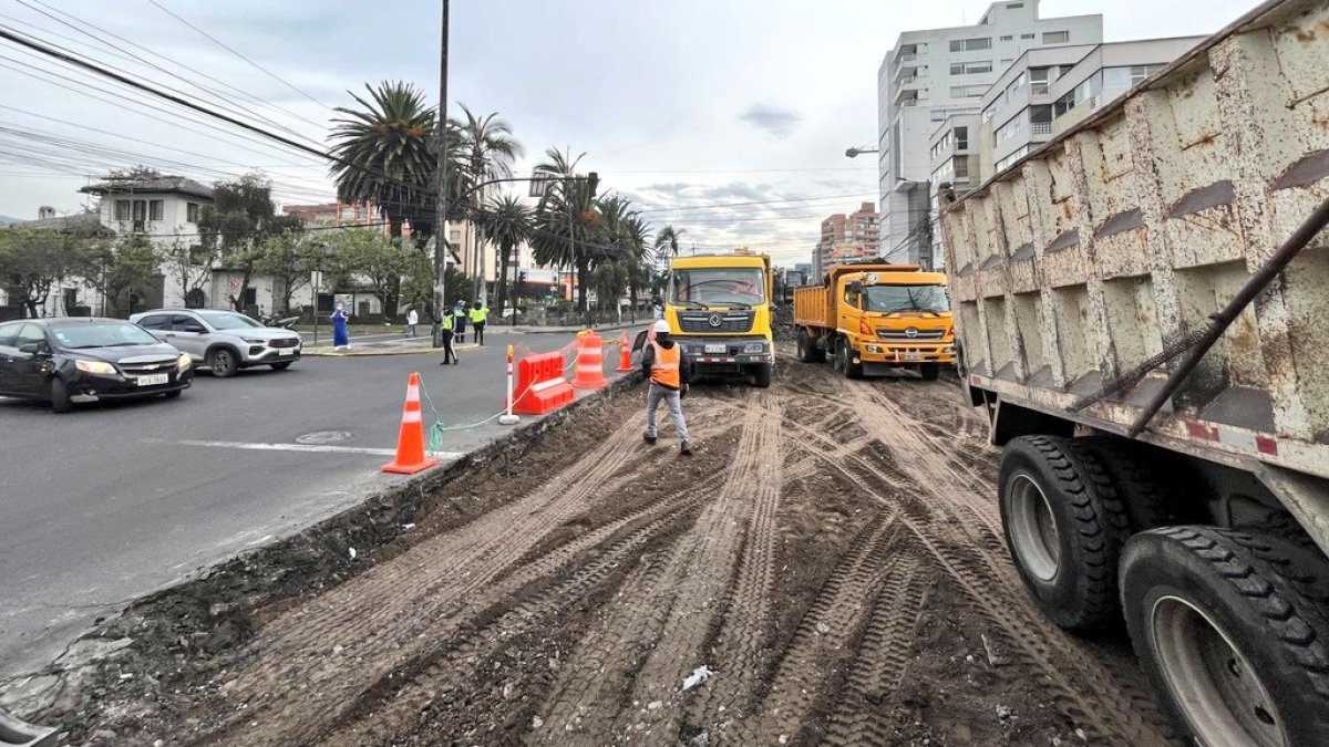 Se trabaja en los cruces de la av. Colón y Francisco de Orellana, en el norte de Quito.
