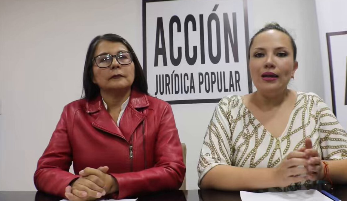 Angélica Porras (izquierda, con chaqueta) junto a Priscila Schettini.