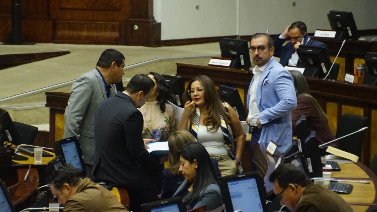 Votación. El intento de destitución de Palencia logró 77 votos, mientras que la ley urgente, 120 voluntades.