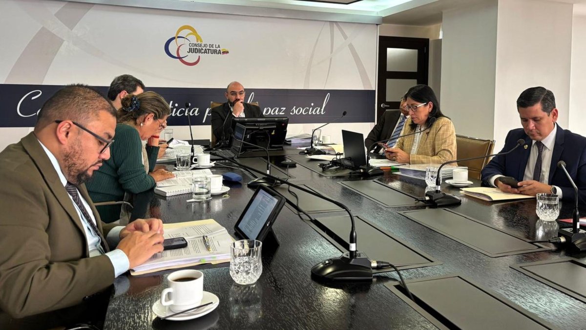 El Consejo de la Judicatura presidido por Mario Godoy (centro) presentó un informe con 