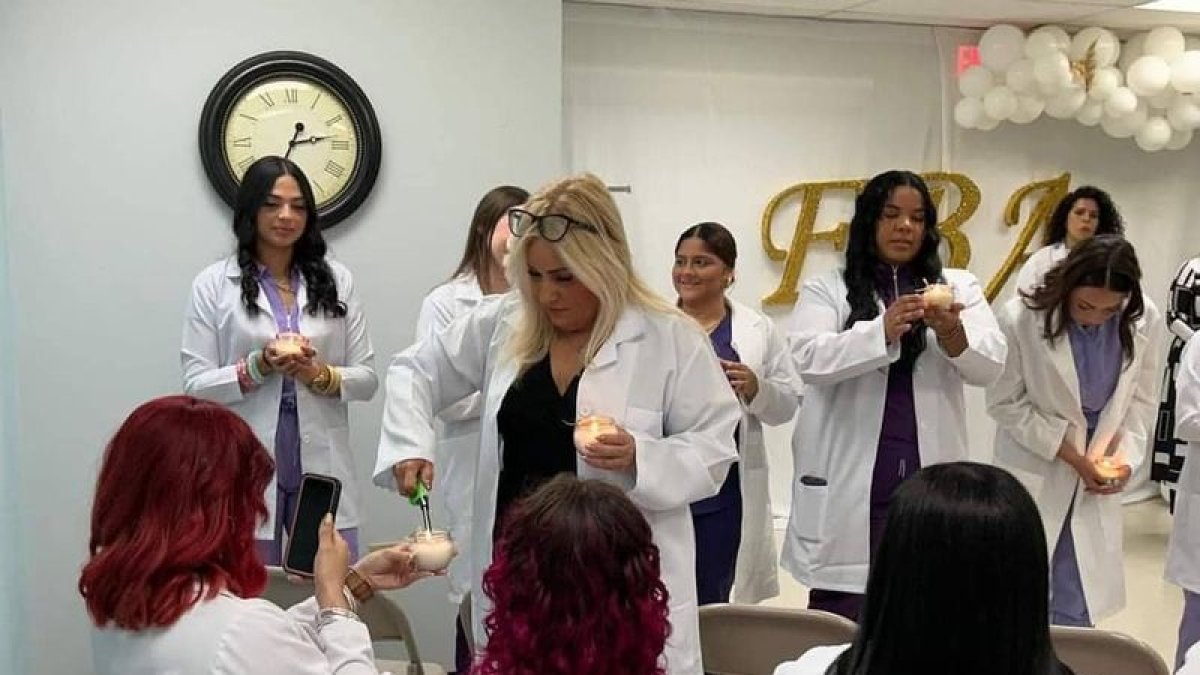 El paso de la luz realizado por estudiantes del programa de Estética Facial, Corporal y Maquillaje.