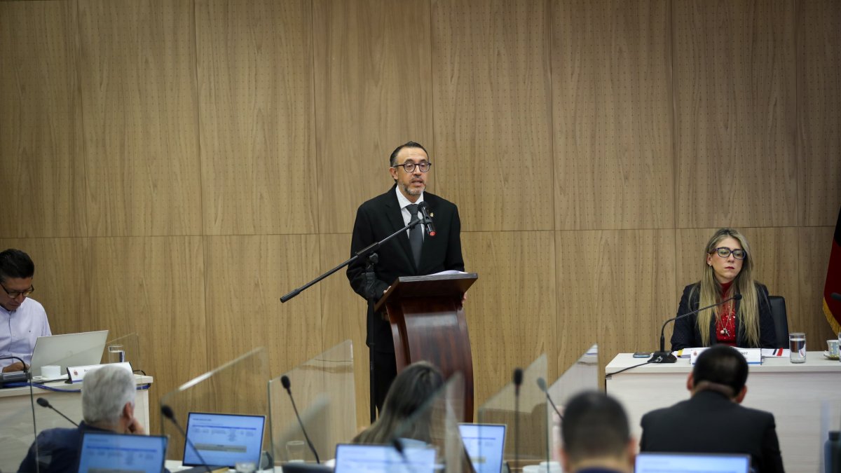 Andrés Segovia, procurador del Municipio de Quito, durante su comparecencia en el Concejo.