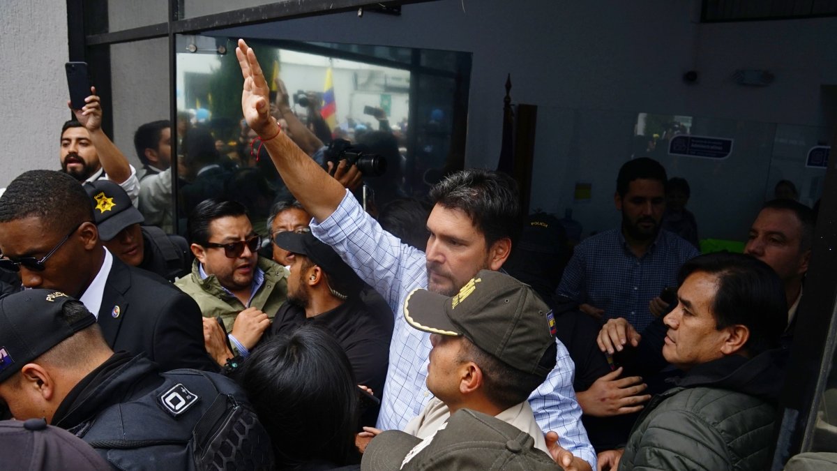 Jan Topic encabezó un plan el pasado martes 29 de octubre del 2024 en los exteriores del TCE.