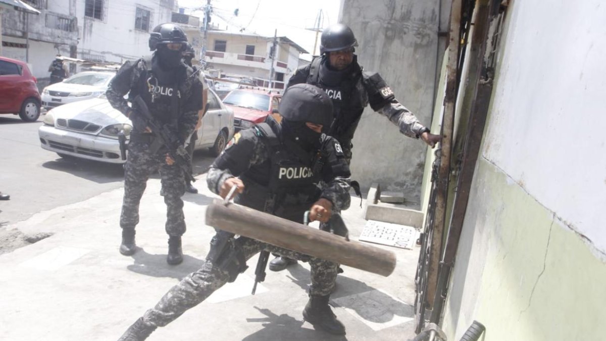 Los operativos se realizaron en zonas que colindan con el estero Salado, sur de la urbe porteña.