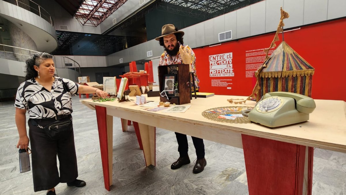 Presentación. “Manos del Diablo” presenta un gabinete de curiosidades con obras literarias en varios formatos.