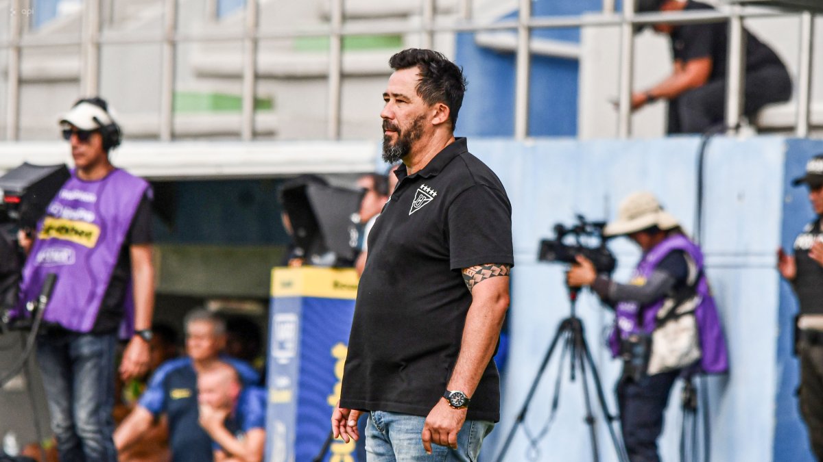 Pablo Sánchez dijo que los albos se han sentido perjudicados por los arbitrajes.