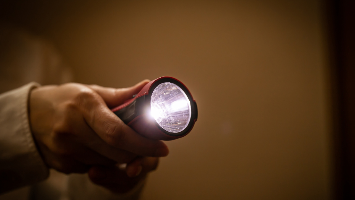 Cortes de luz en Quito se reducen durante el feriado.