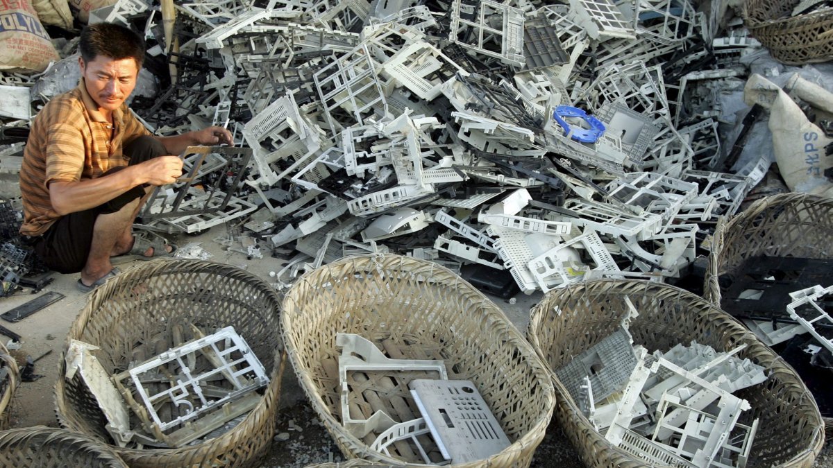 El reciente aumento de la implantación de la IA generativa ha contribuido a un incremento de la basura electrónica.