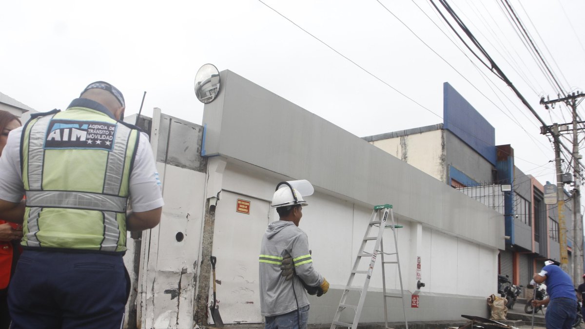 Colisionó un tráiler contra un vehículo particular