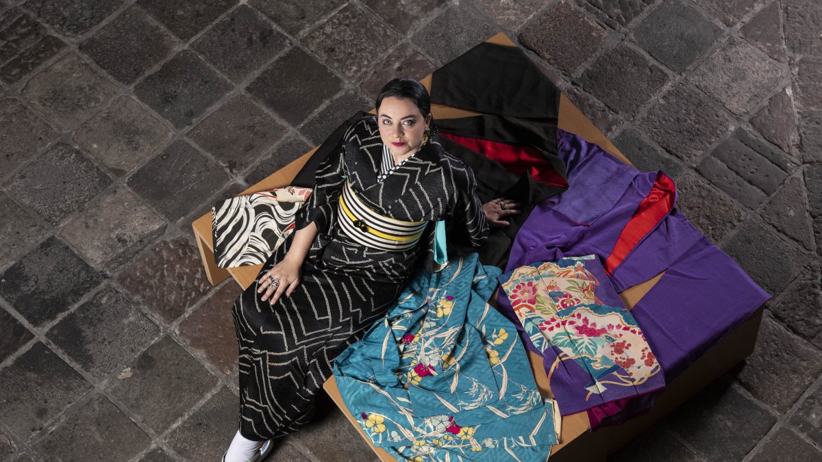 La diseñadora cuenta con 115 kimonos en su extensa colección.