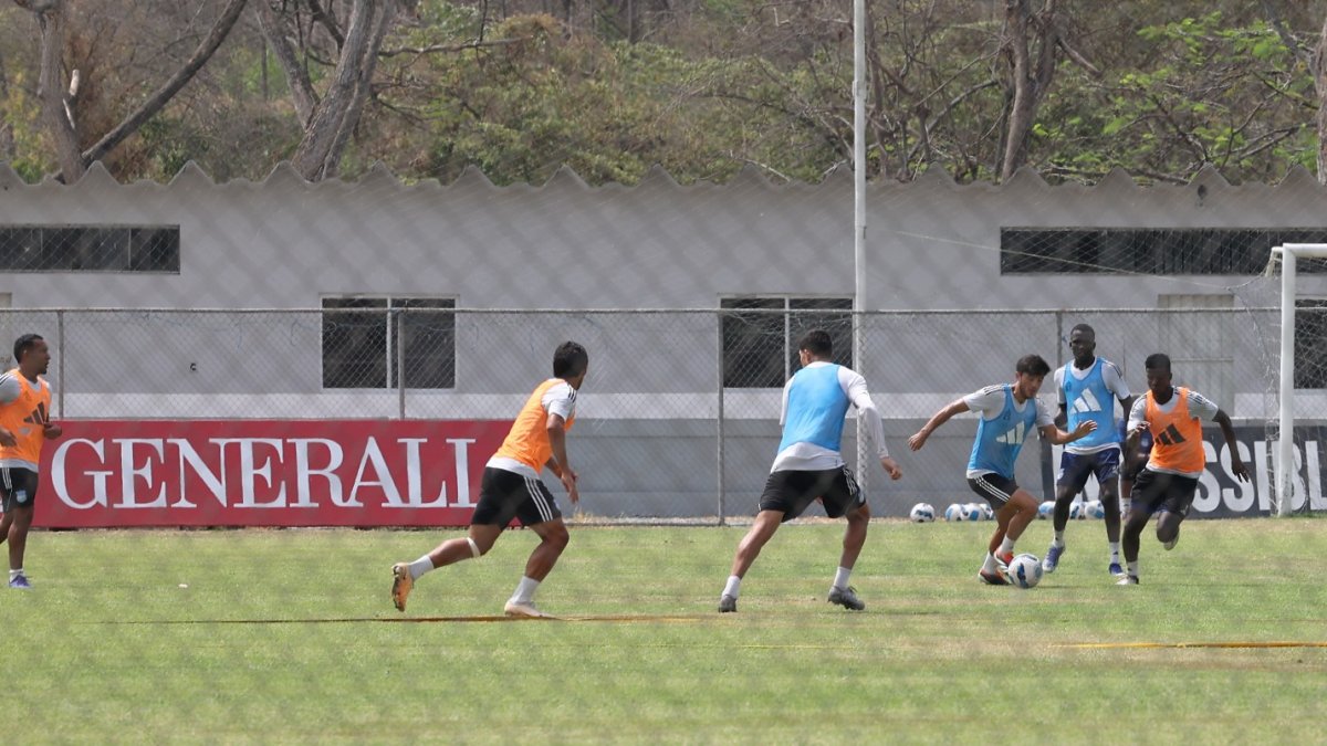 Emelec no puede fichar hasta julio de 2027 y al final de esta temporada 2024 podría perder 11 jugadores.