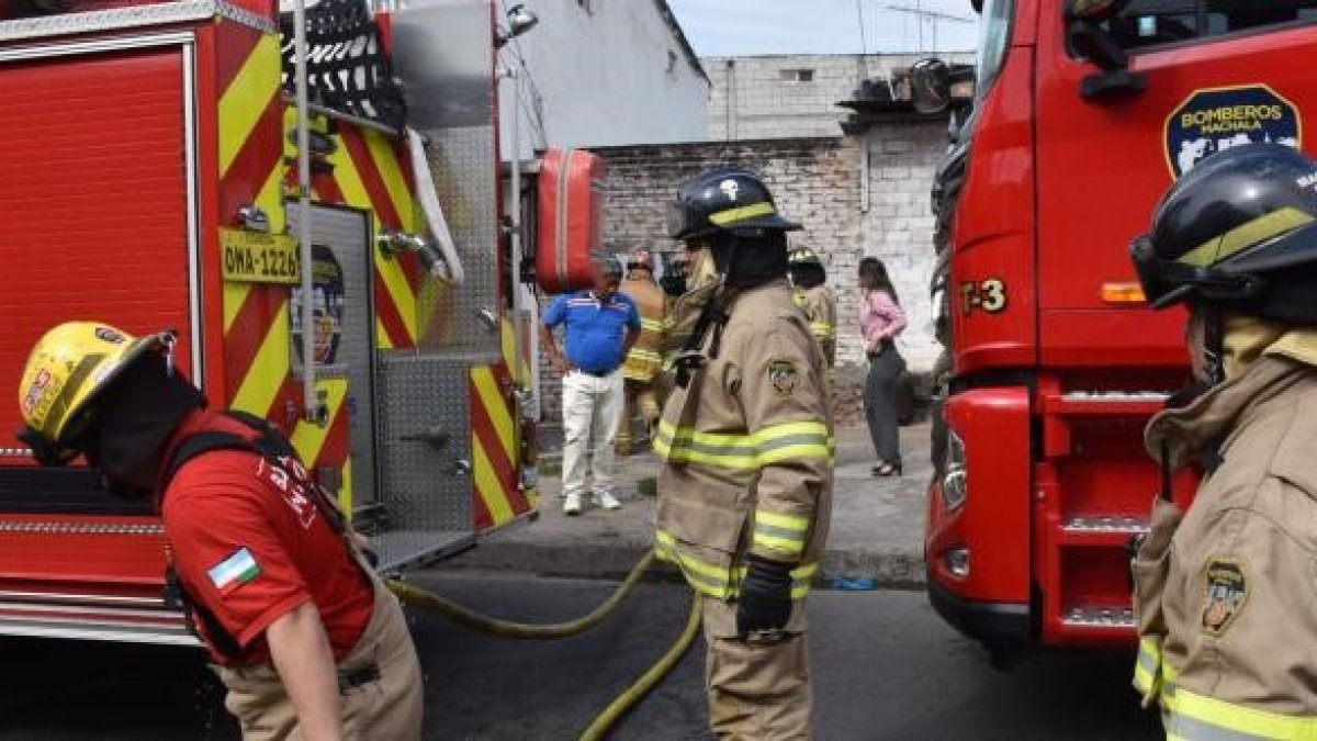Hallazgo. Cuando sofocaron el incendio, hallaron al menor menor.