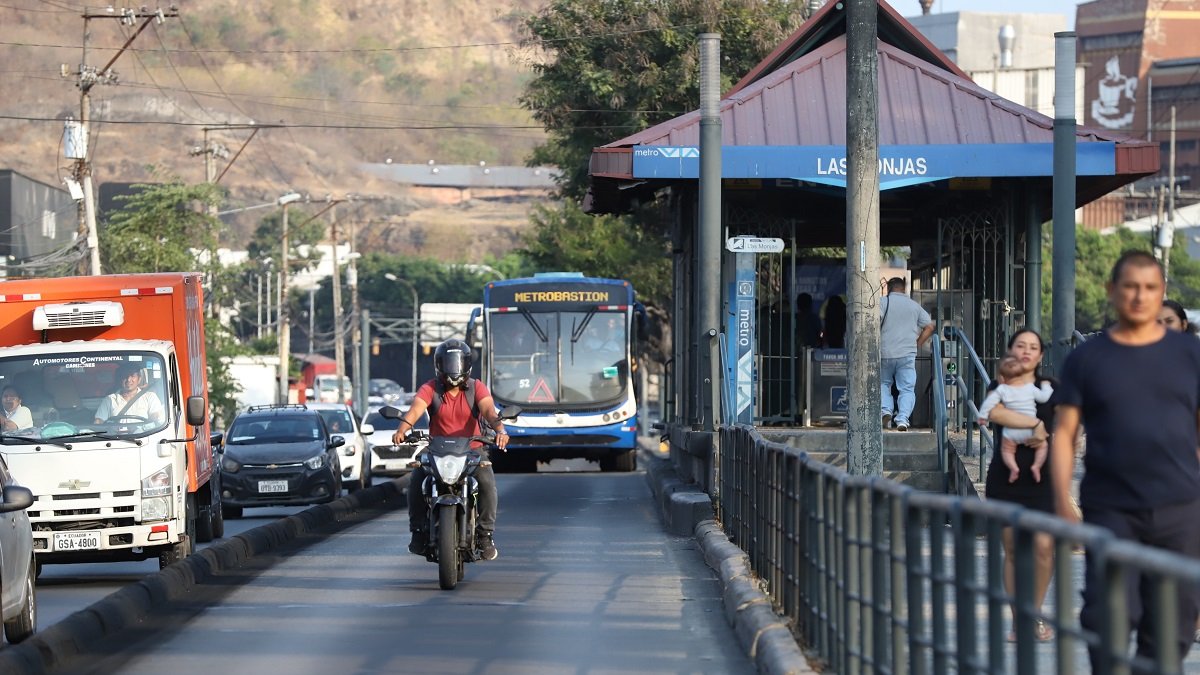 Tarifa. El pasaje para el sistema Metrovía costará 45 centavos a partir de hoy. El servicio no ha cambiado mucho.